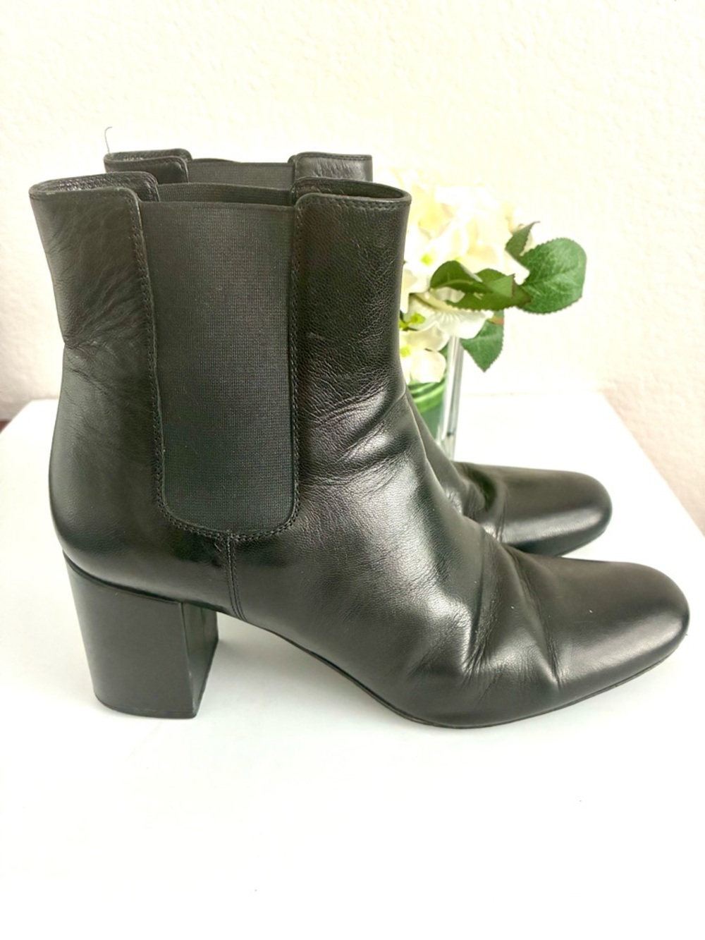 Preowned YSL Theo Chelsea leather boots booties Euro size 40